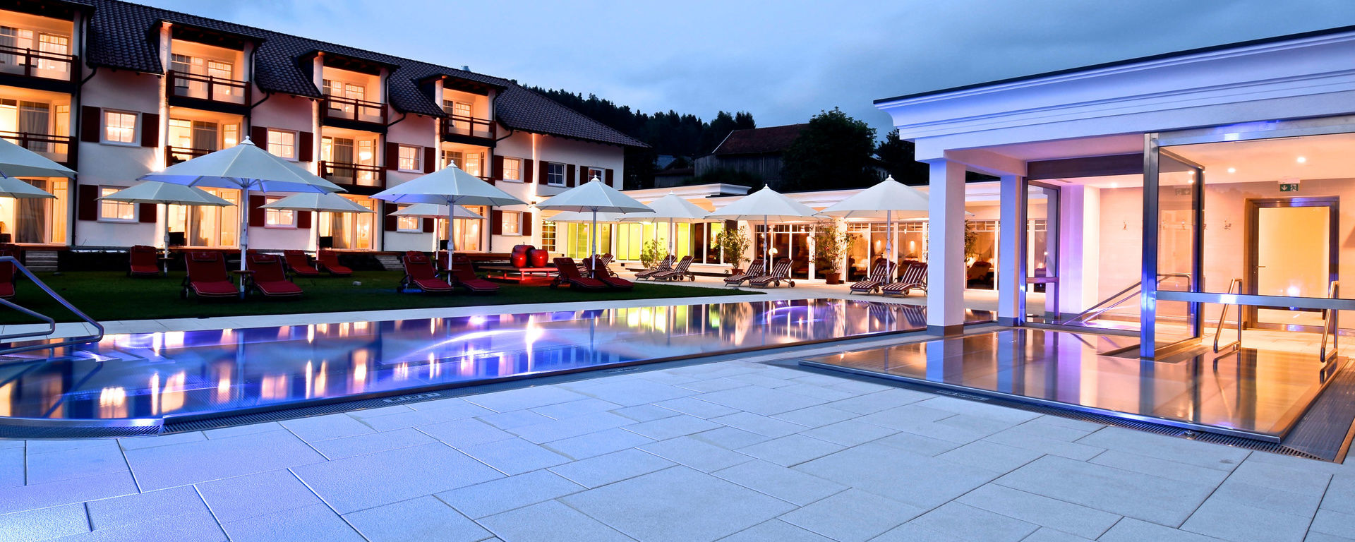 Außenpool 4 Sterne Wellnesshotels Bayerischer Wald Wellnessurlaub