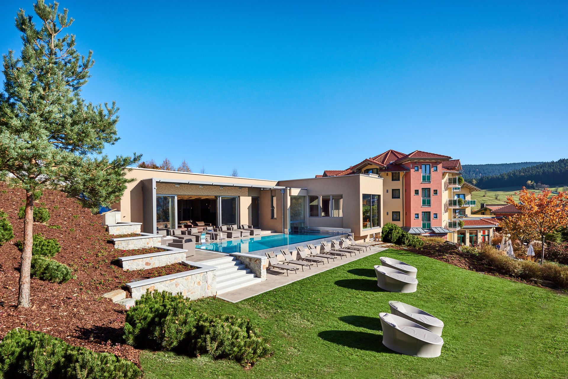 Außenpool 4 Sterne Wellnesshotels Bayerischer Wald Wellnessurlaub