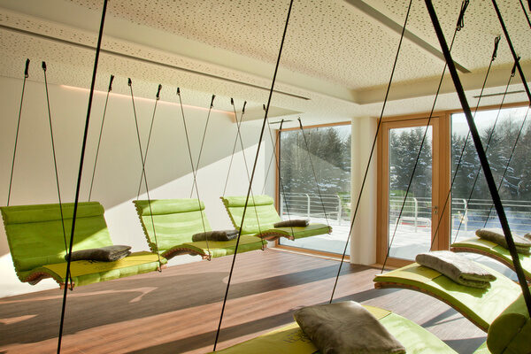 Dusche mit grüner Duschverkleidung des Hotel Herzog Heinrich Dusche mit grüner Duschverkleidung