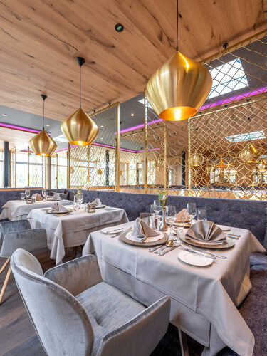 Edel eingerichtetes Restaurant