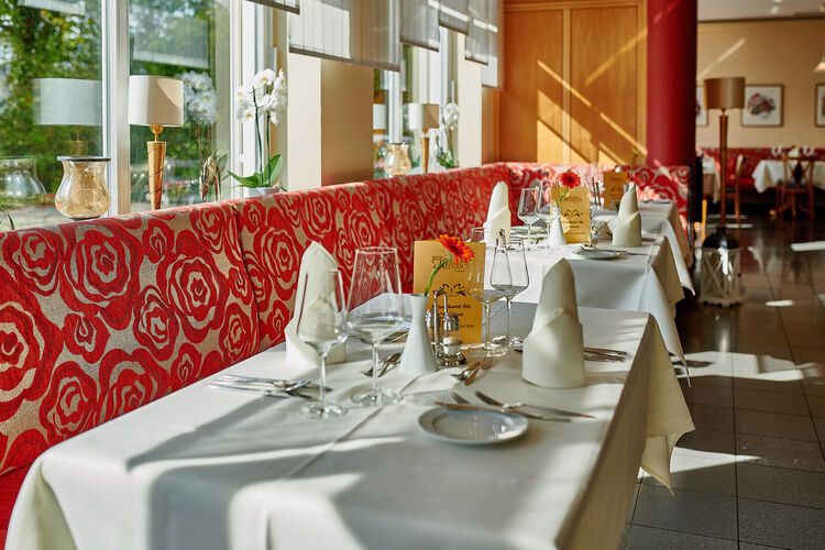 Schön gedeckter Tisch im Restaurant Wintergarten